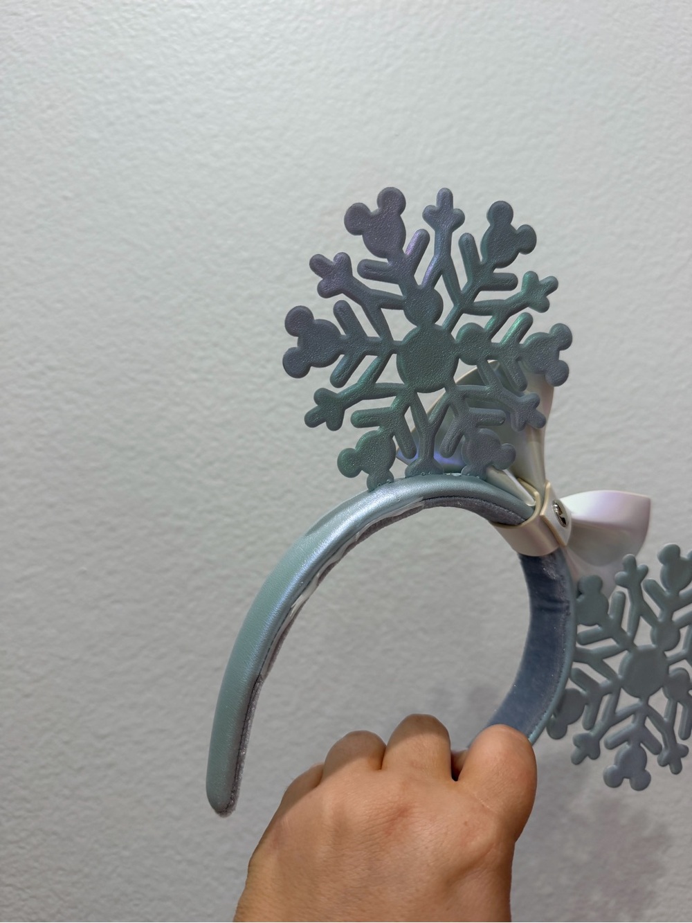NEW Disney Stitch Shoppe By Loungefly Minnie Mouse Snowflake Ear Headband - Picture 5 of 8